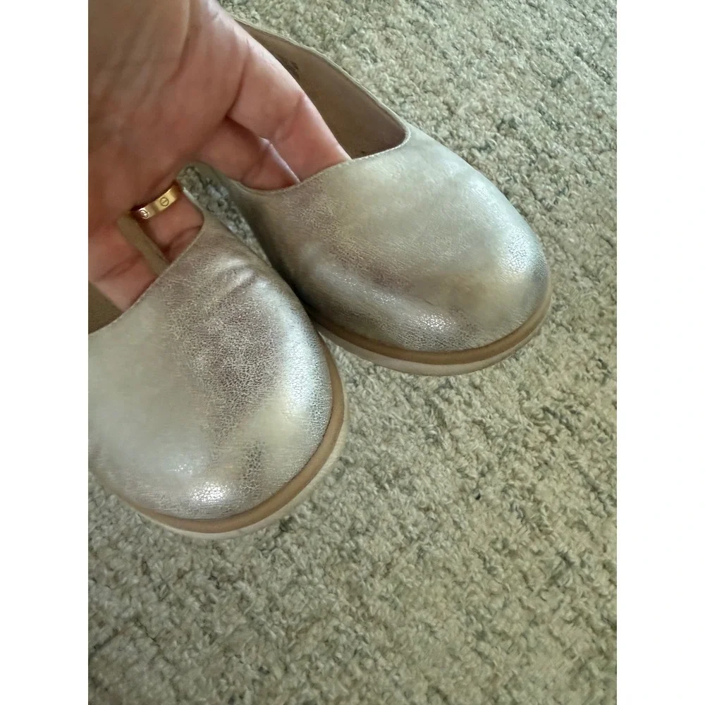 Soul Naturalizer Idea-Ballet Flats size 10 silver/gold low wedge